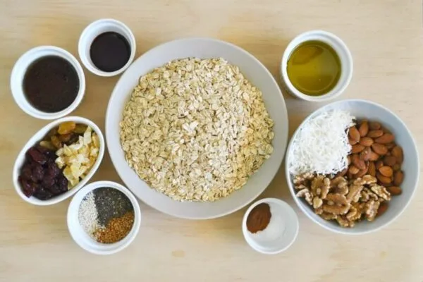 Mách Bạn Cách Làm Granola Ăn Kiêng Tại Nhà Đơn Giản Siêu Ngon Các nguyên liệu cần có để làm ngũ cốc granola